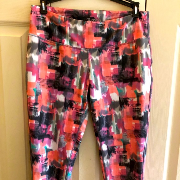 Colorful Cropped Leggings - Picture 2 of 8